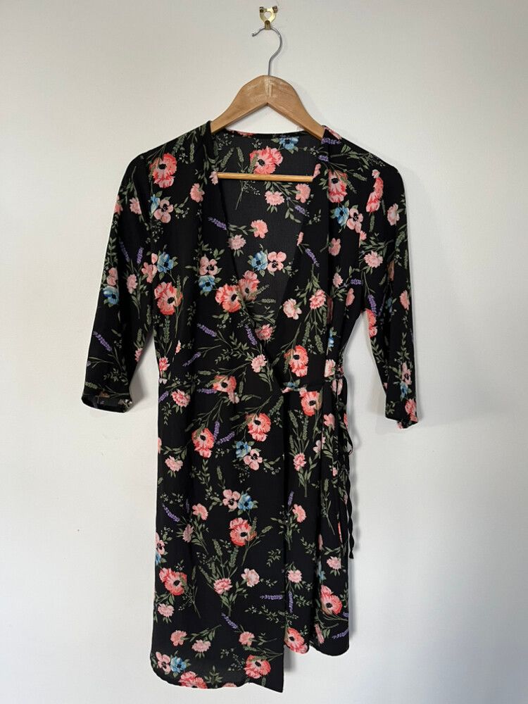 New Look - New Look Black Floral Dress on Designer Wardrobe