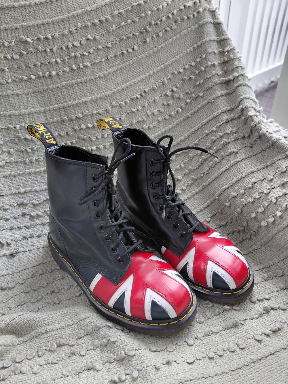 Dr. Martens Boots Black Red White Union Jack