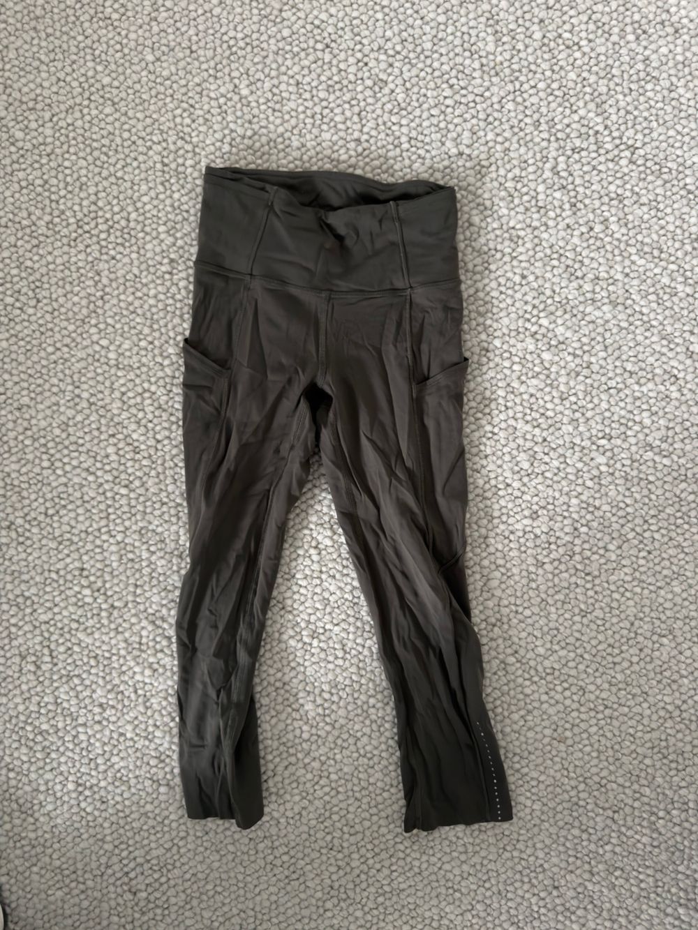 Lululemon Khaki 3/4 leggings