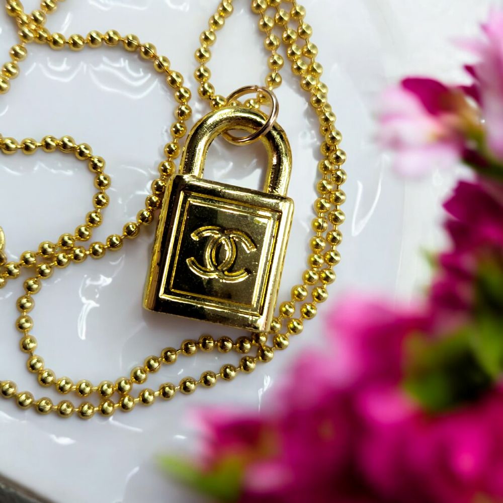 chanel padlock necklace