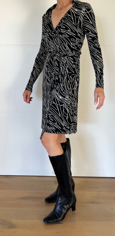 CHETTA B (NYC) 100% Stretch Silk wrap around dress Sz 6-10 RARE! RRP$500