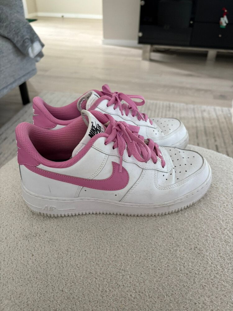 Pink Nike Airmax