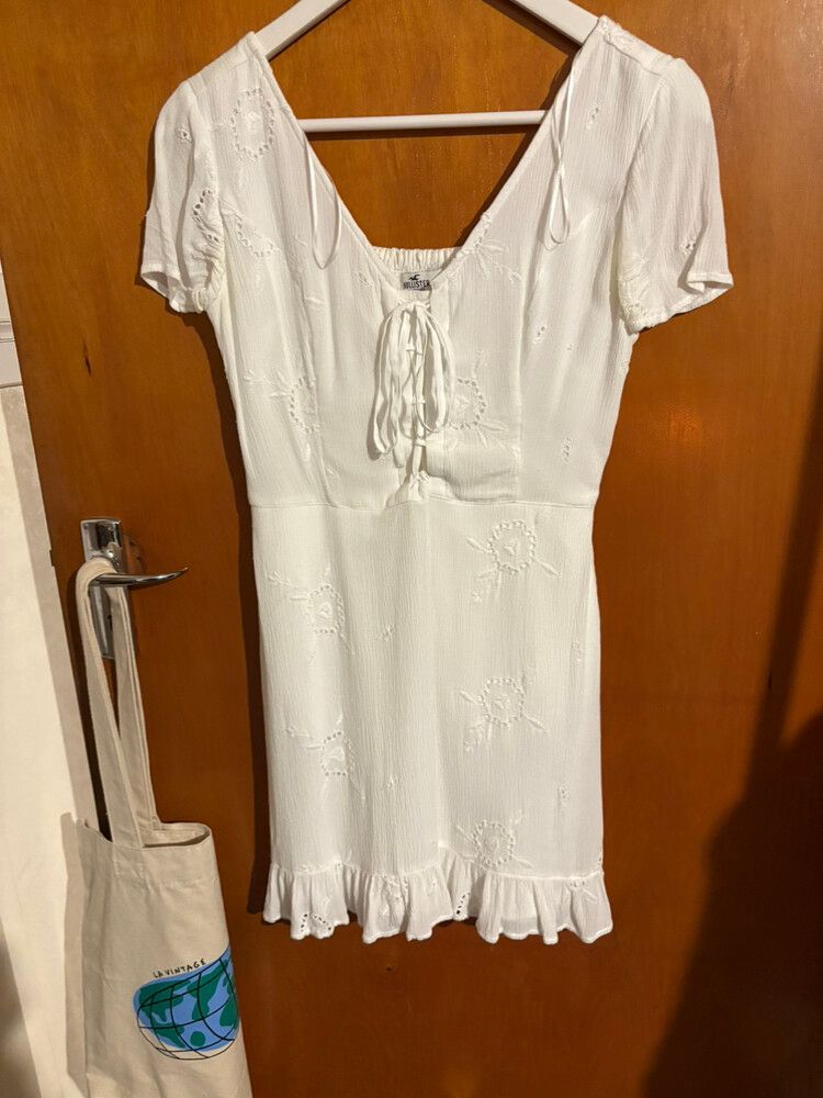Hollister - White Hollister dress on Designer Wardrobe