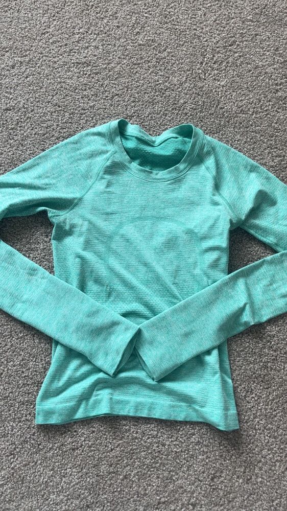 Lululemon green long sleeve swiftly top race length