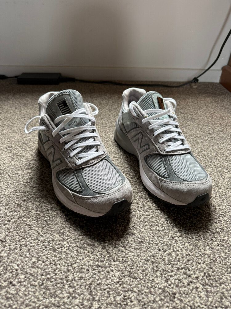 New Balance 990v5