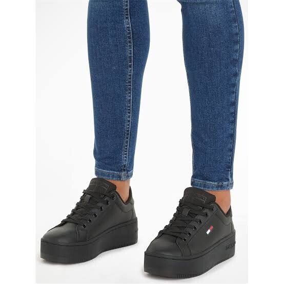 Flatform Essentials sneakers brand new in box