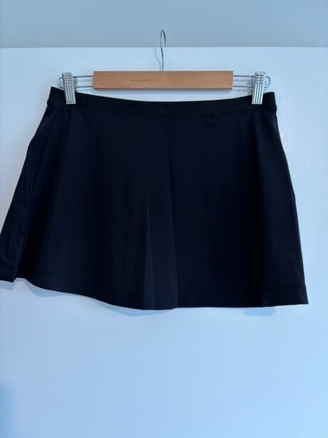 Maggie Marilyn Black Skort Size S