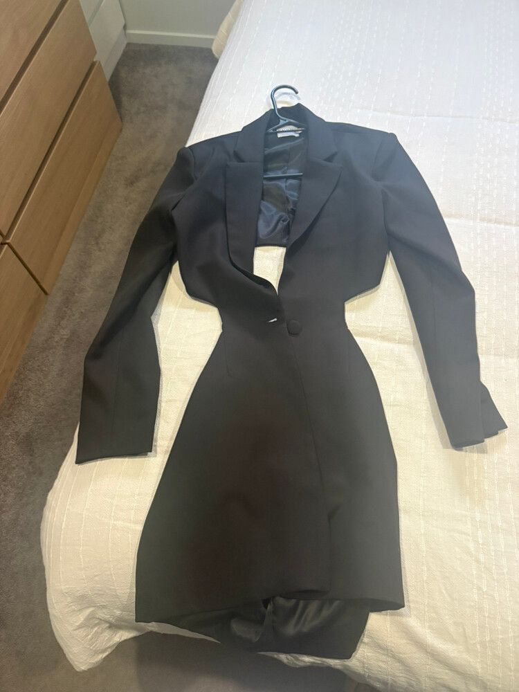 SNDYS The Label - SNDYS Black Cut Out Mini Dress on Designer Wardrobe SNDYS The Label - SNDYS Black Cut Out Mini Dress on Designer Wardrobe