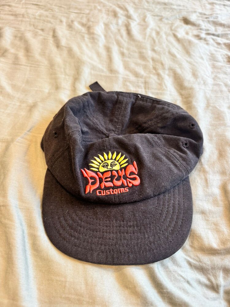 Deus Cap