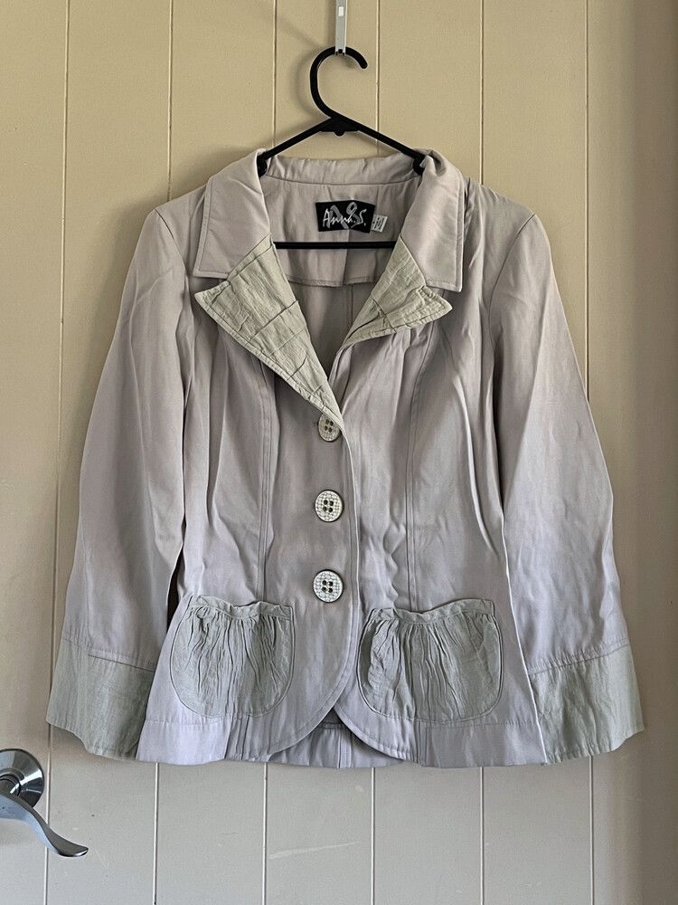 Light grey button-up blazer