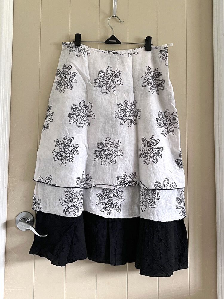 B&W tiered floral midi skirt