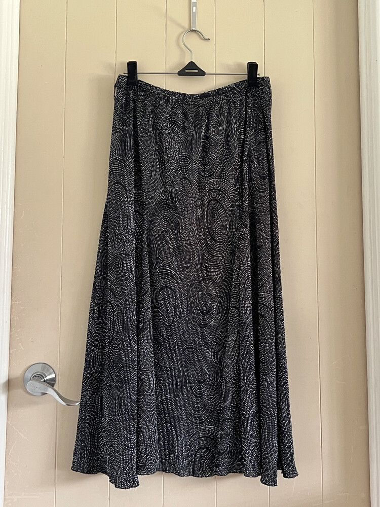 Plisse swirly midi skirt