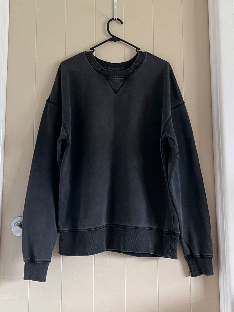 Commoners black crewneck