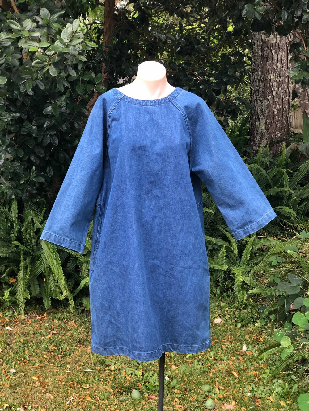 https://designerwardrobe.co.nz/listings/1943211/kowtow-denim-dress