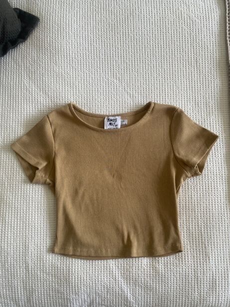Princess Polly Cropped Beige T-shirt Size 8