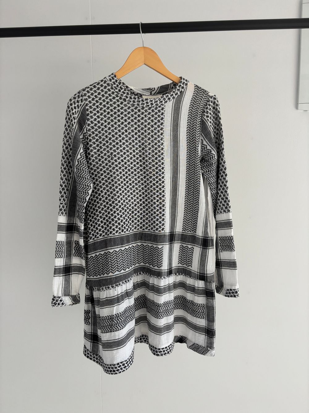 cecilie copenhagen dress 2 o long sleeve Cecilie Copenhagen Dress 2 V Long Sleeve