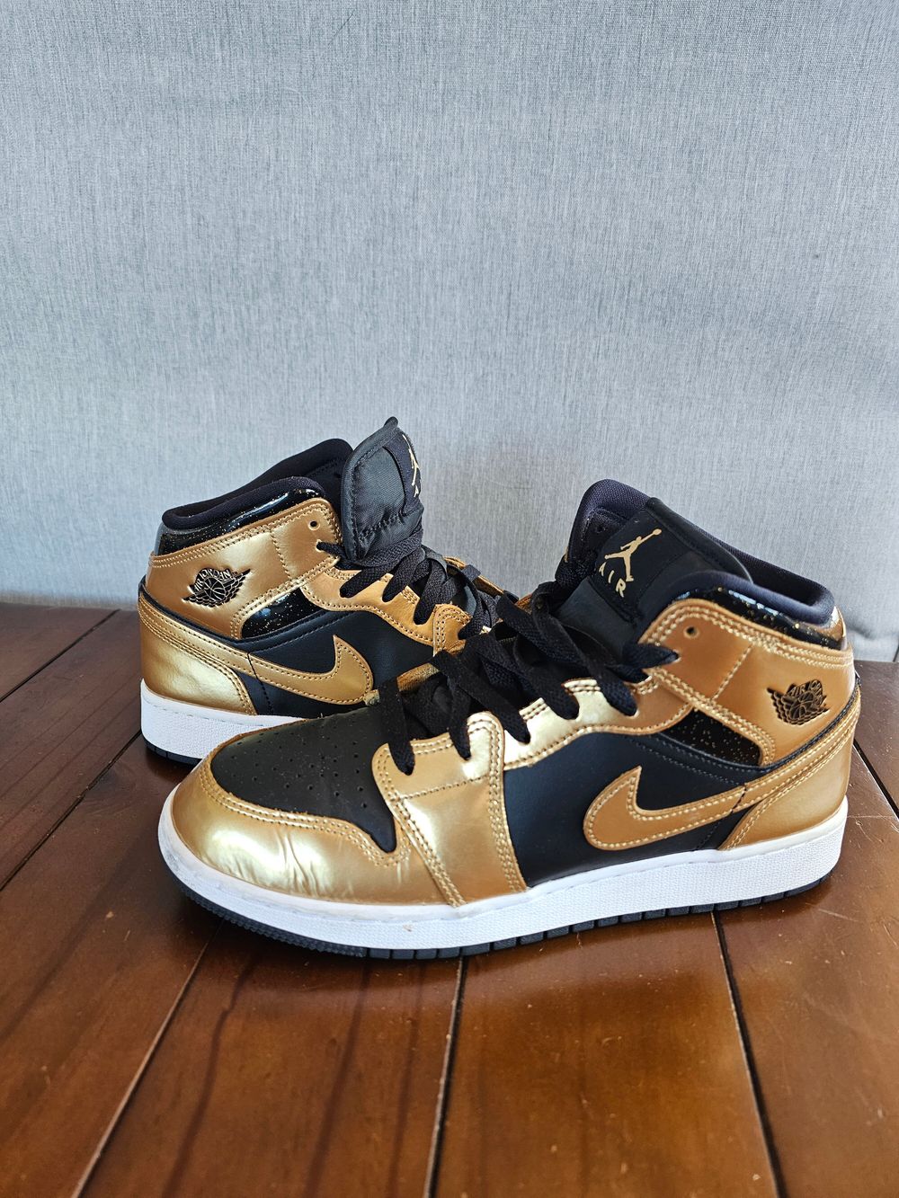 Air Jordan Black Gold Sneakers
