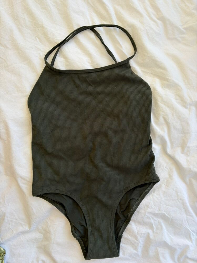 Lonely one piece