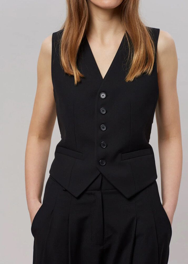 the Frankie shop black vest