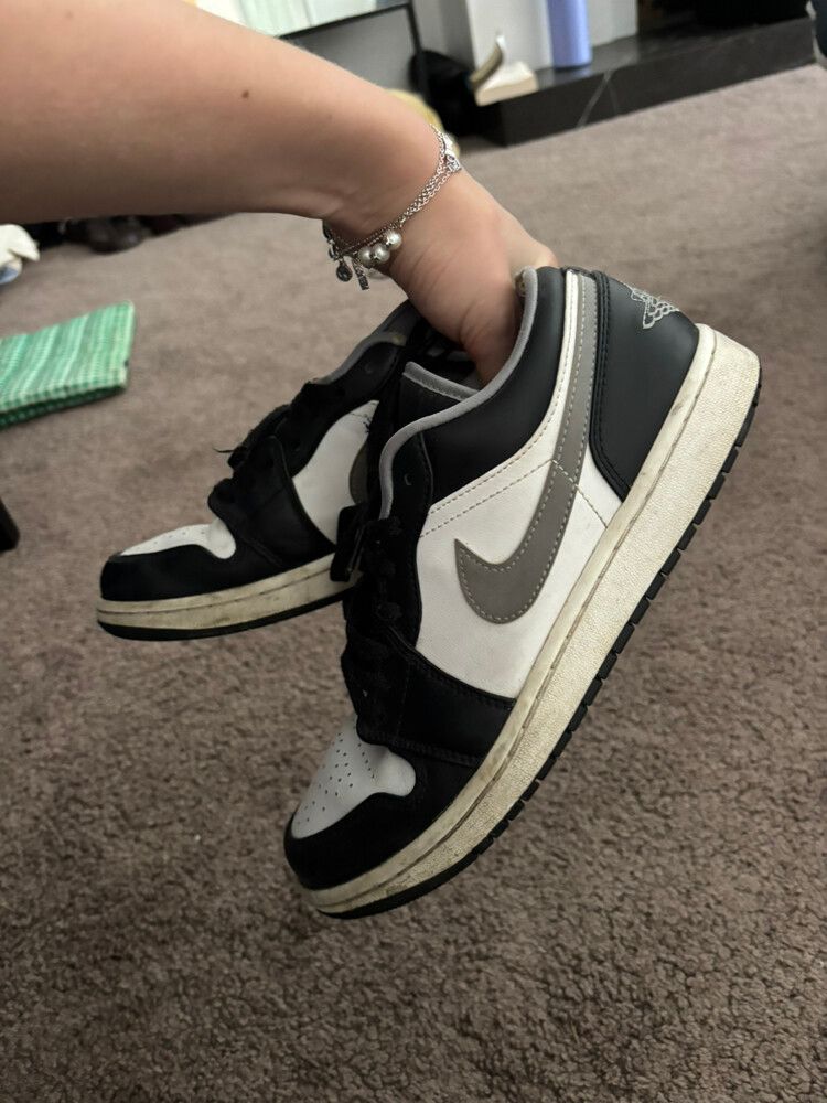 Nike Jordan lows size us 8