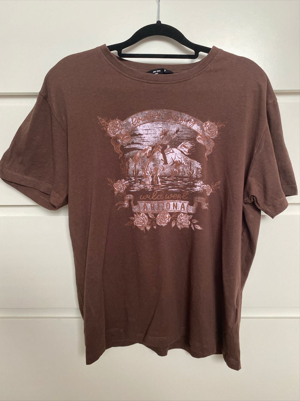 Brown graphic T-shirt