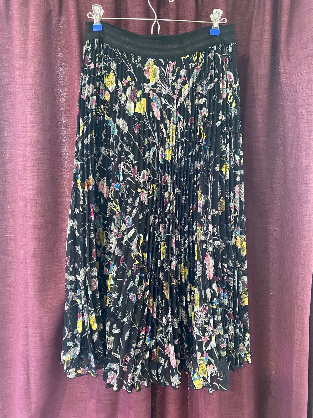 Random Black Floral Pleated Skirt