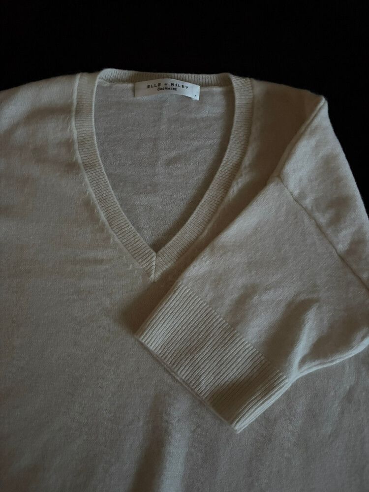 Elle + Riley short sleeved V-neck jumper