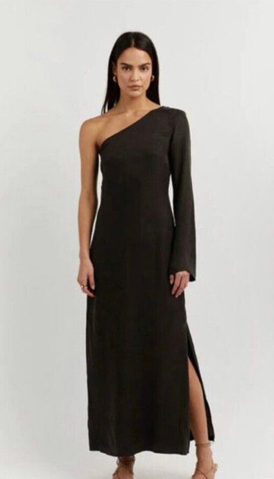 Dissh one shoulder black dress
