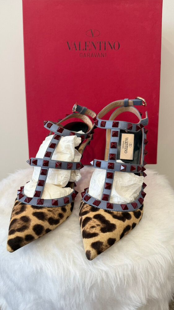 Rockstud pumps