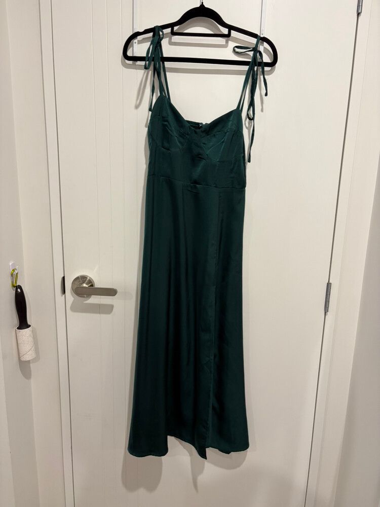 Showpo - Showpo Green Midi Dress on Designer Wardrobe