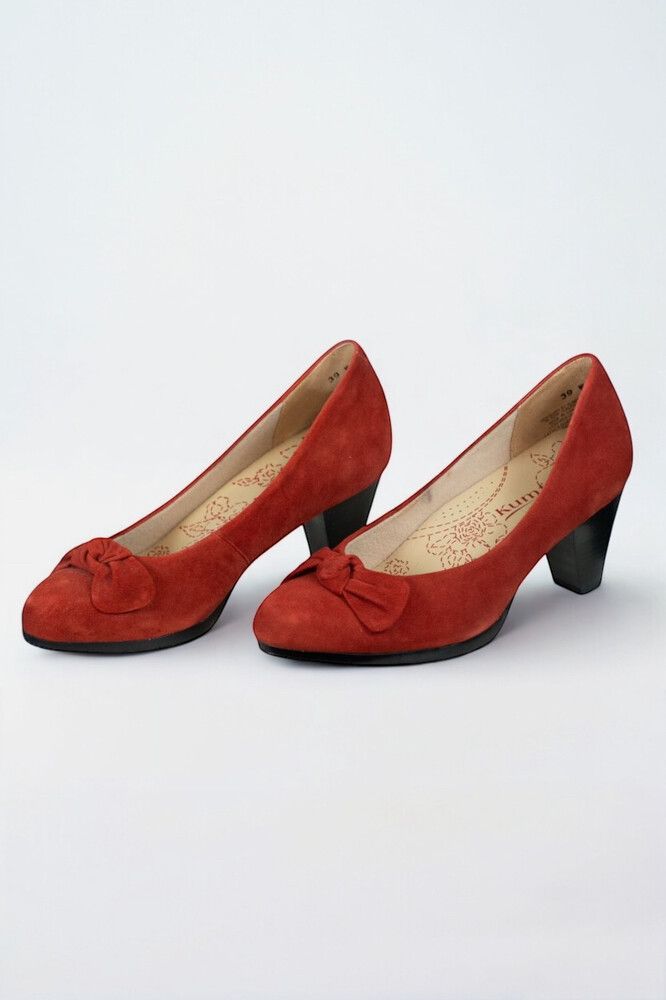Kumfs Burnt Orange Suede Pumps — Retro, 90s Style