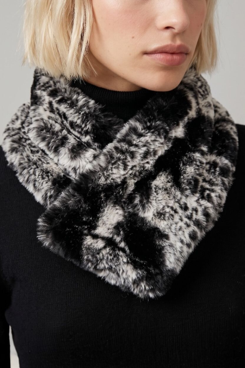 Georgio Passigatti Black & White Faux Fur Keyhole Scarf — Plush, Made in Italy