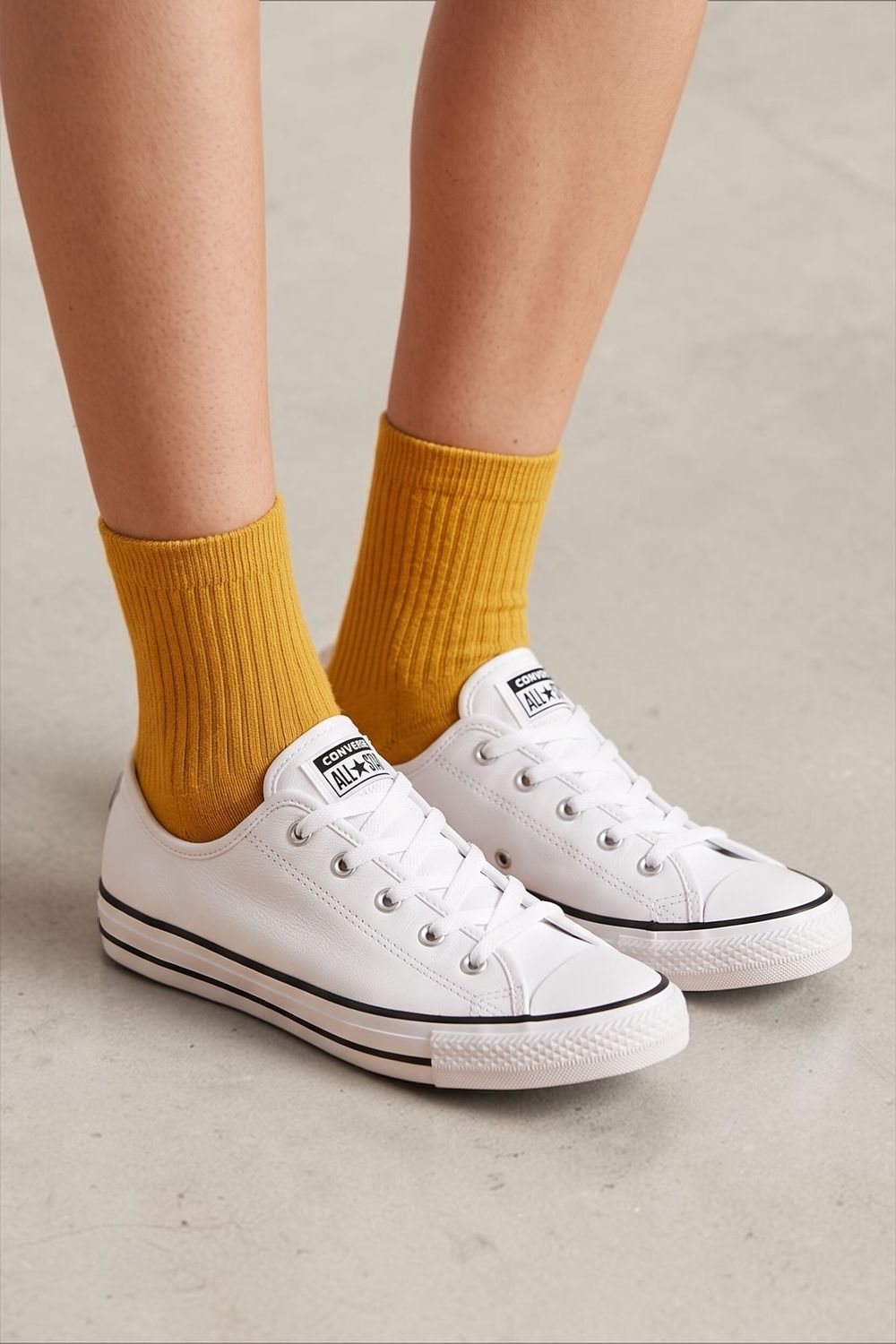 Converse Chuck Taylor Dainty White Leather Low Top Sneakers — Size 9.5, BNWT