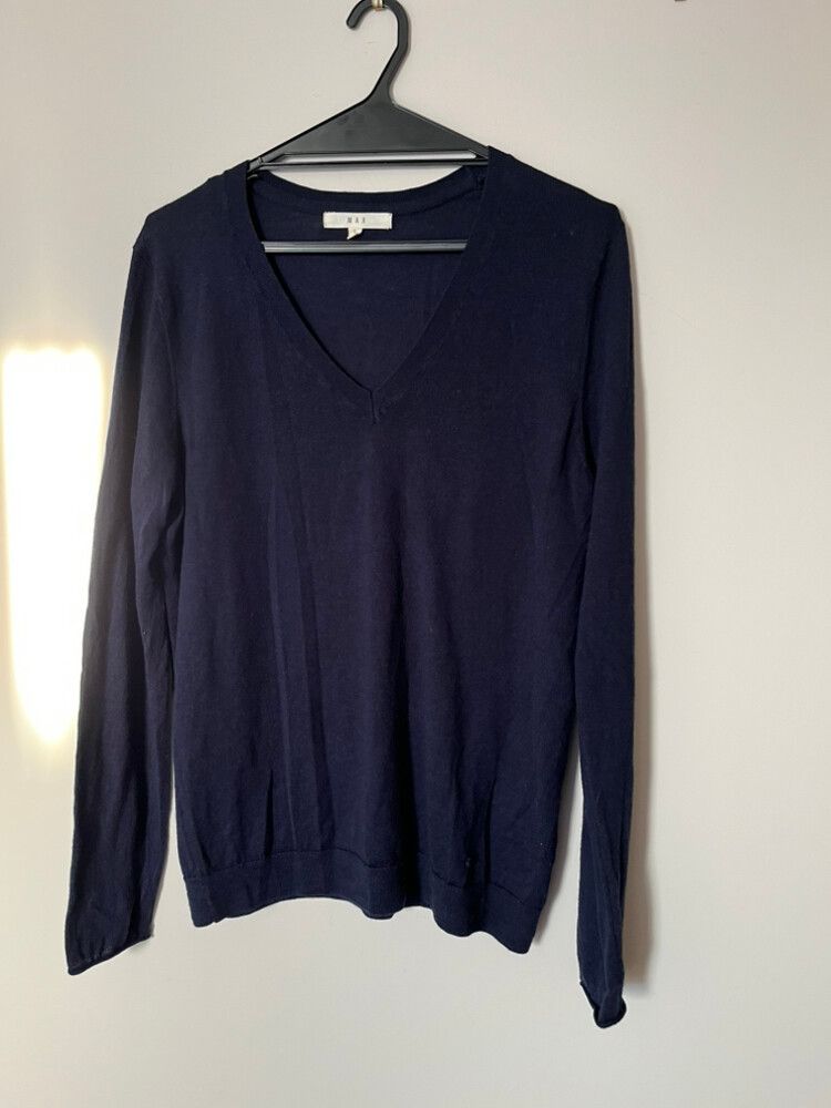 Wool/Silk MAX Navy V-neck Jumper
