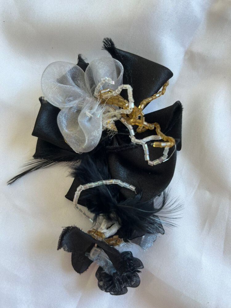 Black and Silver Clip