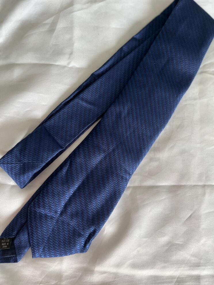 100% Silk Michael Kors Navy Blue Tie