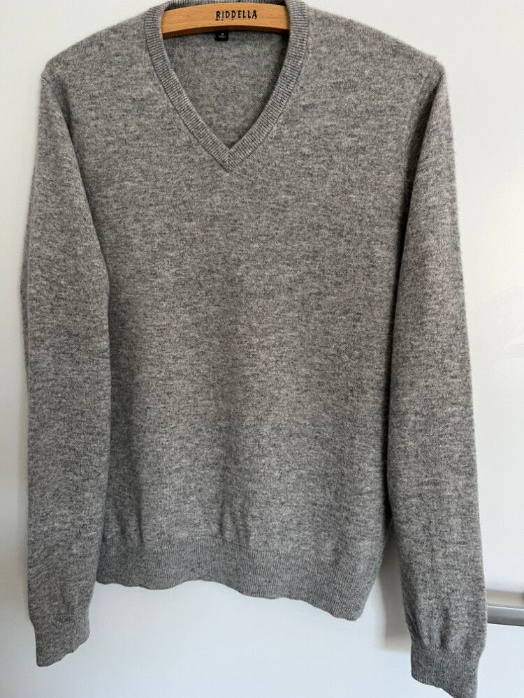 100% Cashmere Uniqlo Grey Jumper