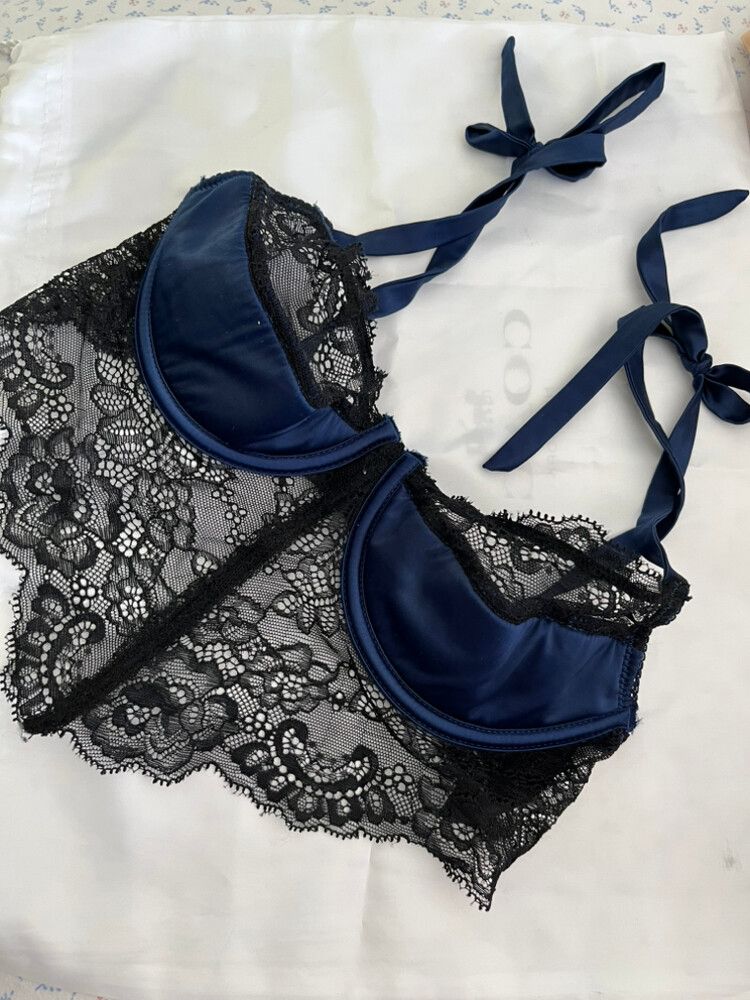 Frederick's Of Hollywood Blue Lace Bra Size S