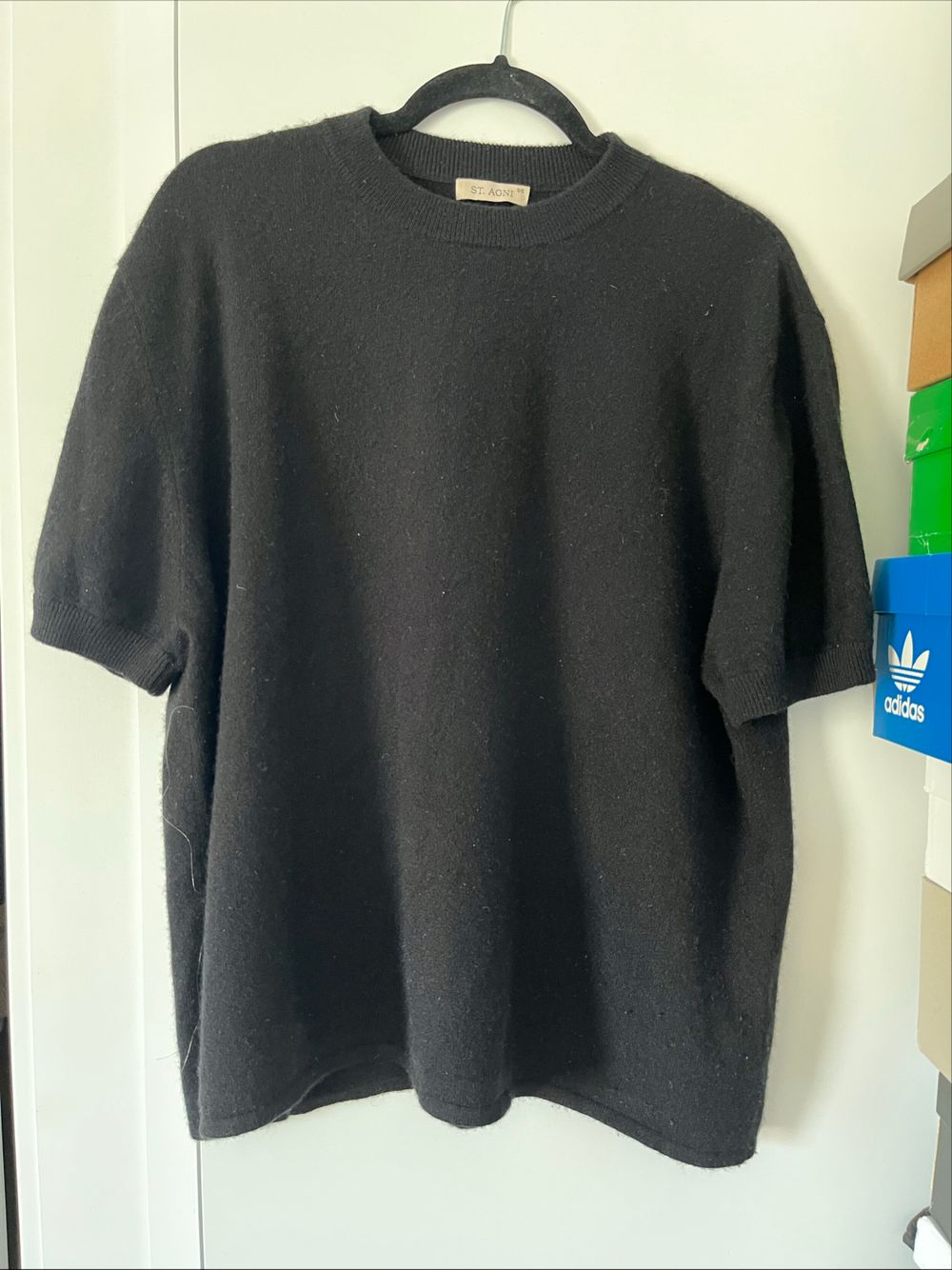 109% Cashmere St. Agni Black Short Sleeve Knit top
