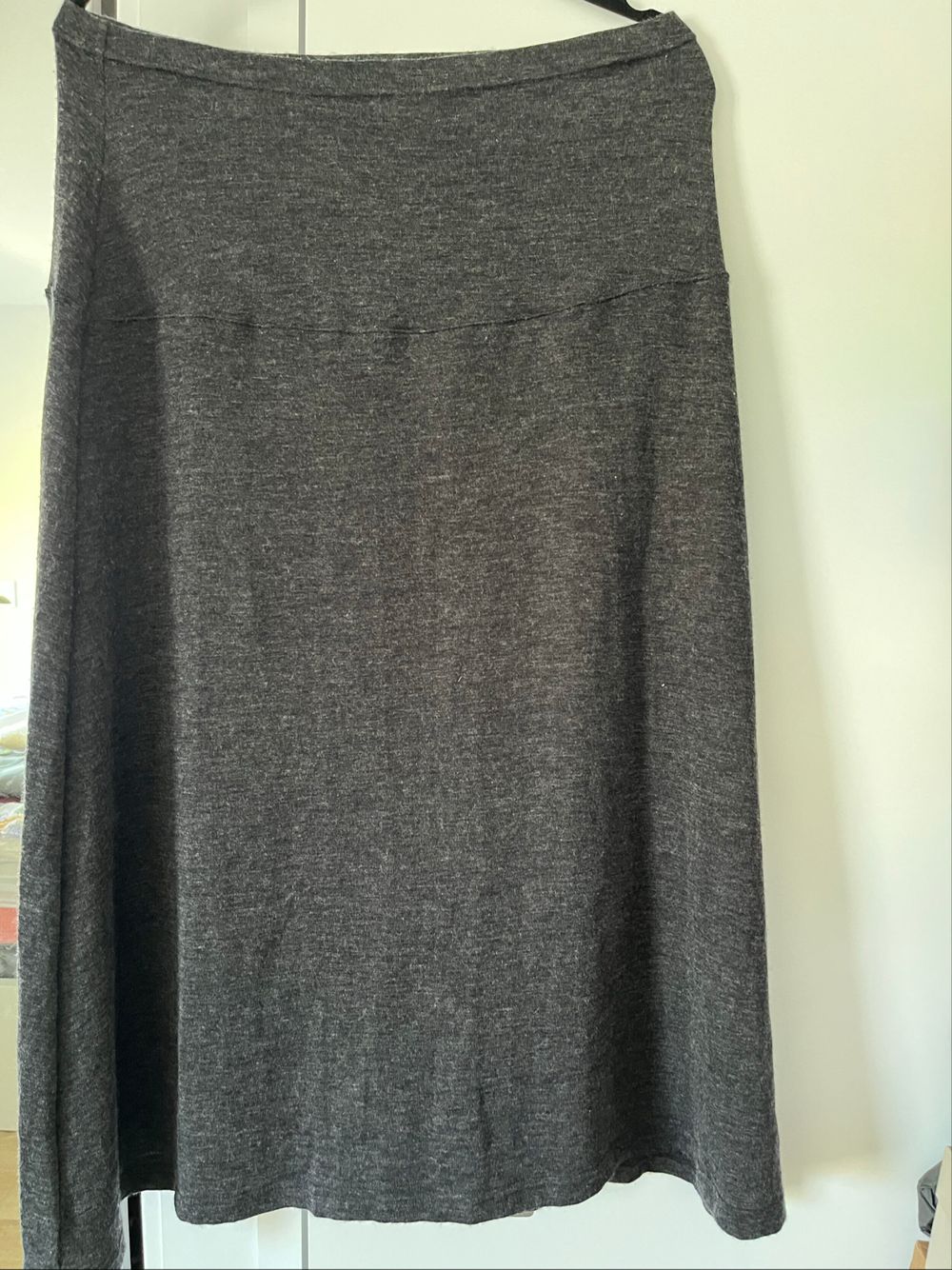 100% Merino wool Maya grey skirt