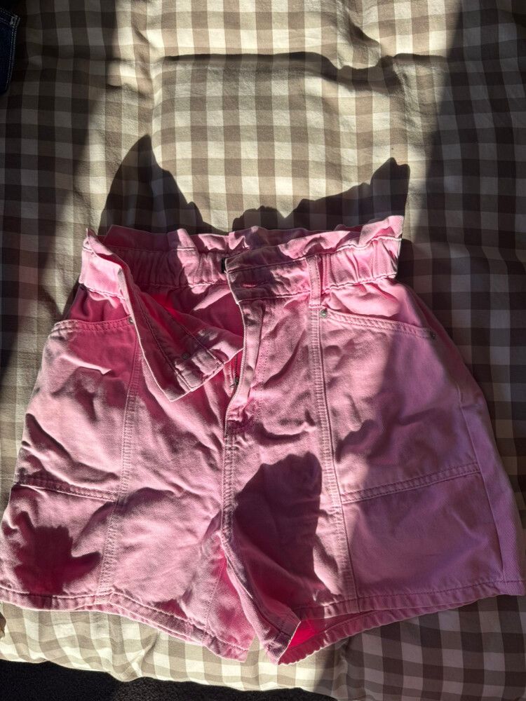decjuba pink shorts