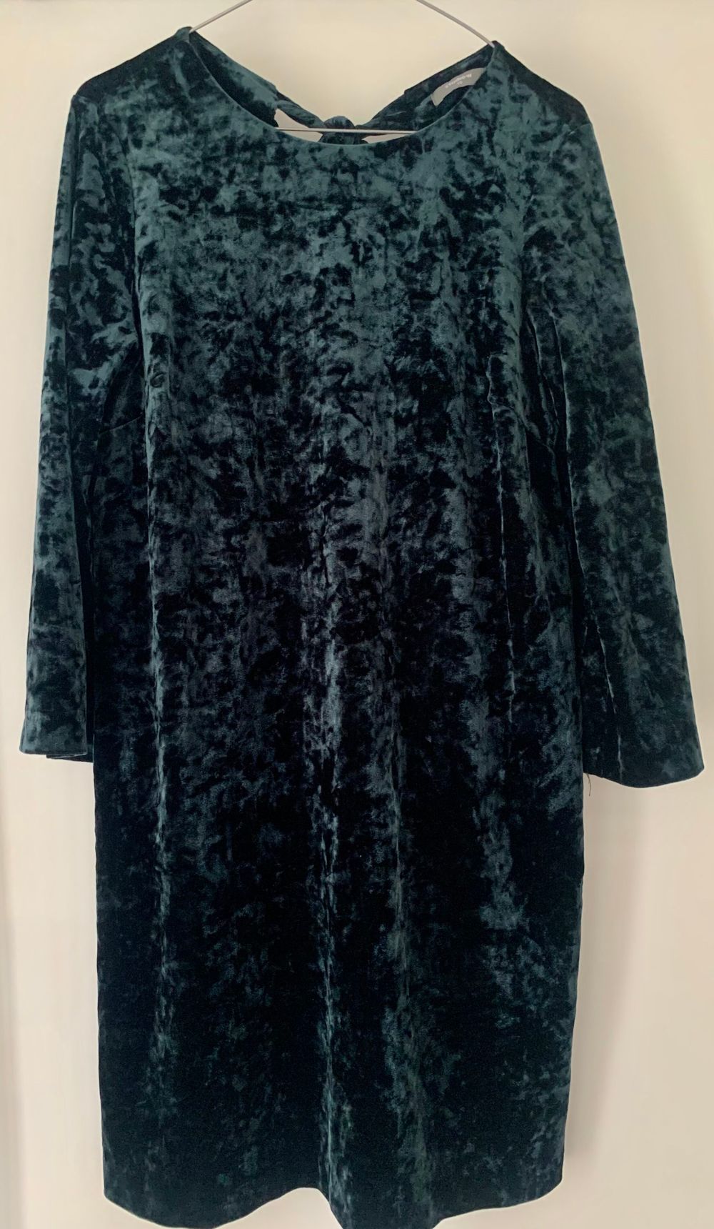 Studio W - Australian label Studio W green crushed velvet sheath dress with  feature back detail. Size 10. on Designer Wardrobe