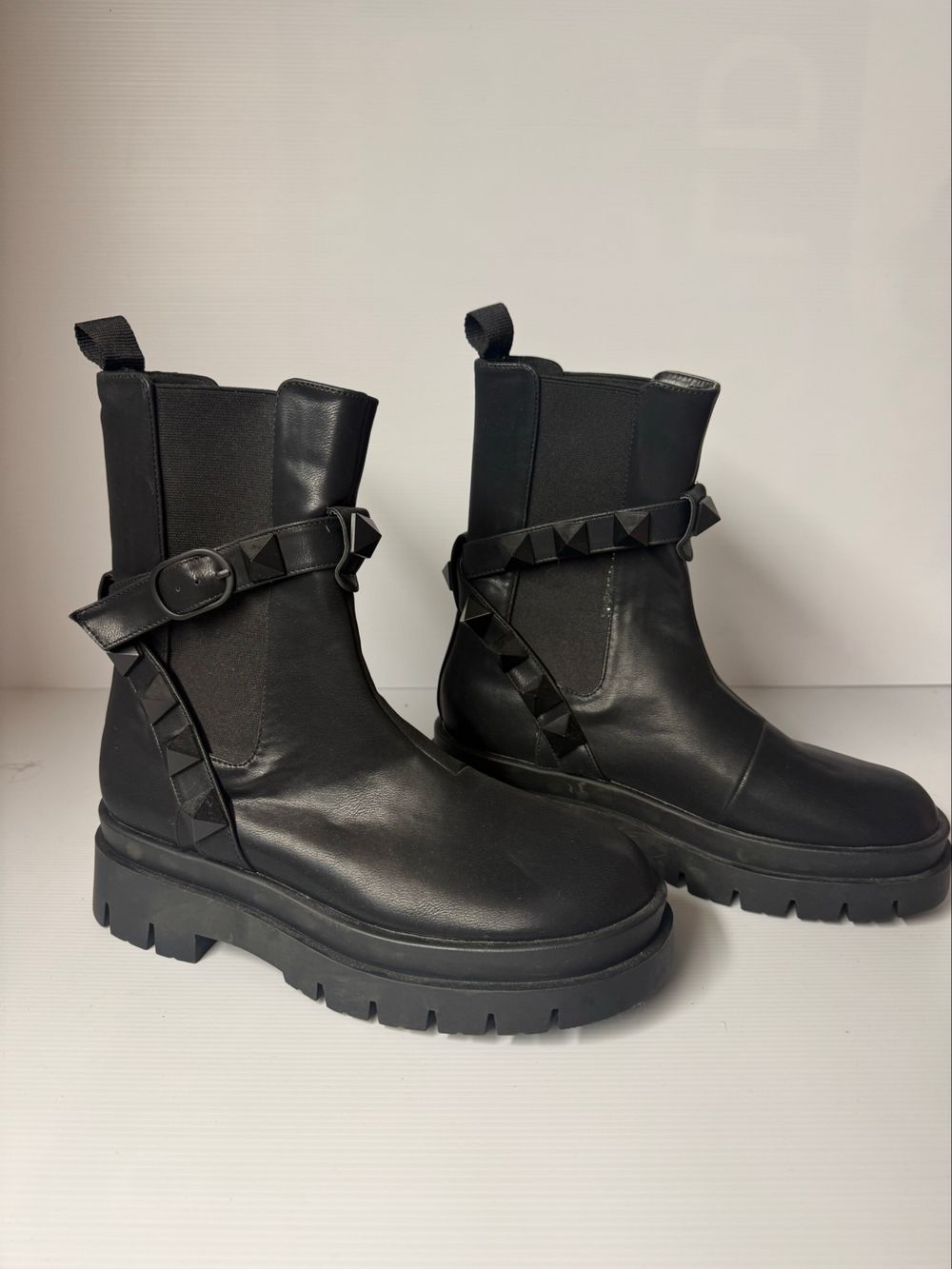 DECJUBA - black studded boots - size 38