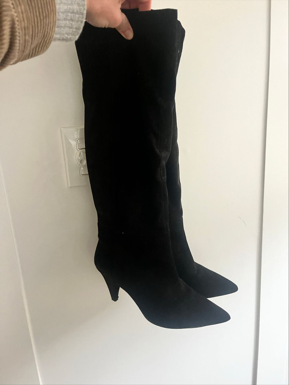 Country Road Suede Leather Knee Boot 38