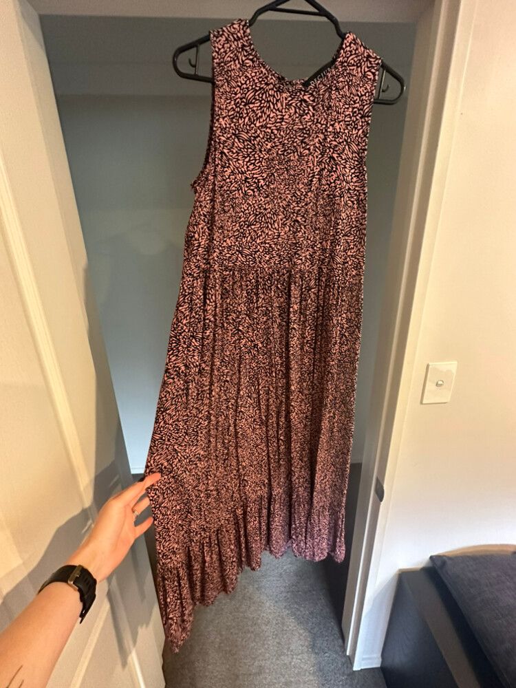 Decjuba - Aria Tiered Midi Dress on Designer Wardrobe Decjuba - Aria Tiered Midi Dress on Designer Wardrobe