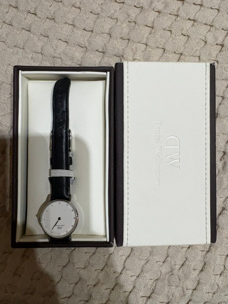 Daniel Wellington Black Leather Watch