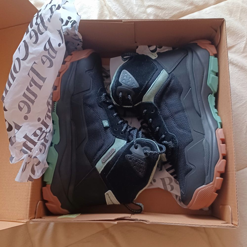 Hush Puppies Black Terrain Hiking Boots Size 7/38