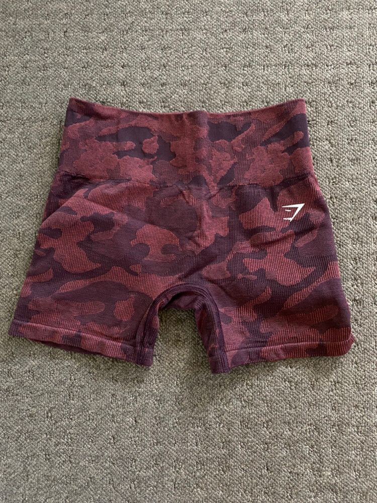 gym shark dark red camo shorts