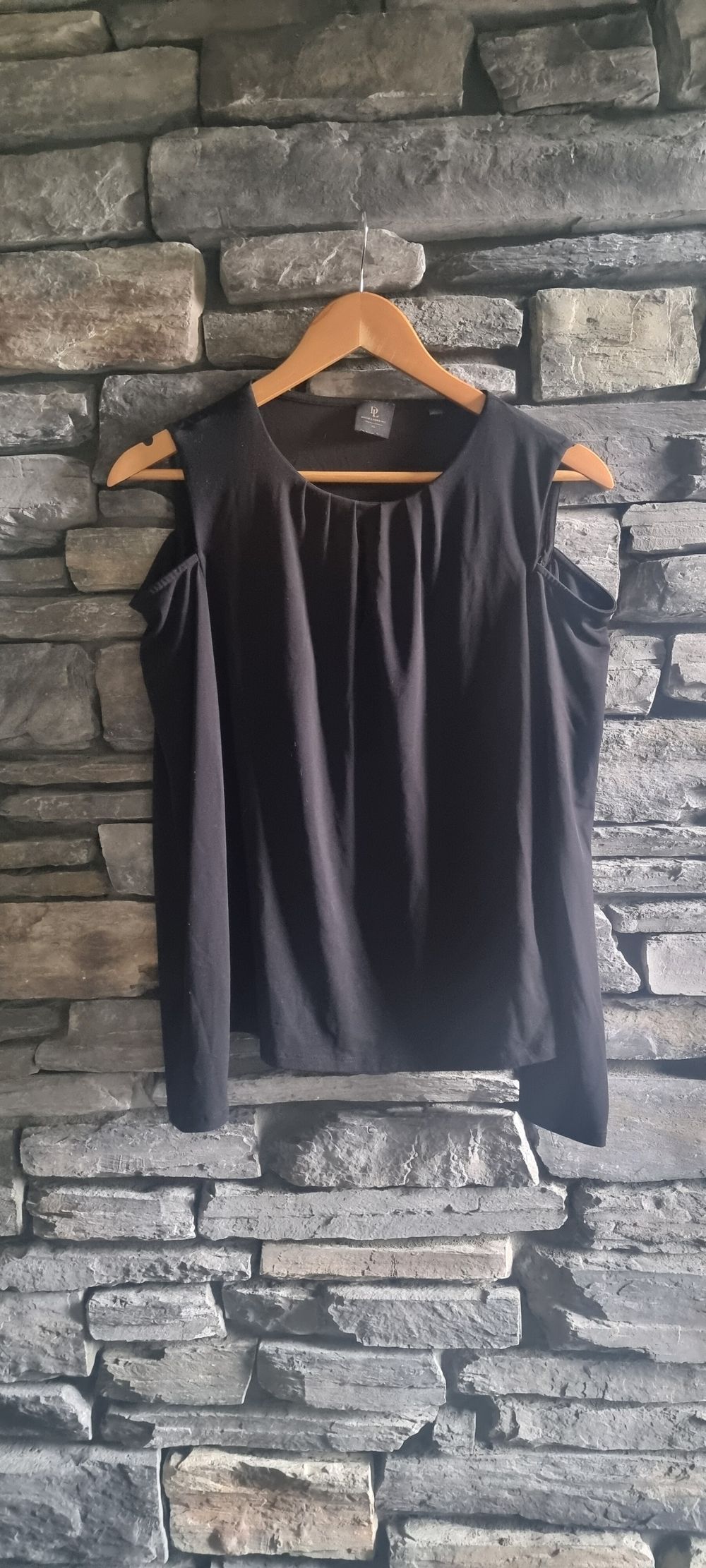 Cut out shoulder top