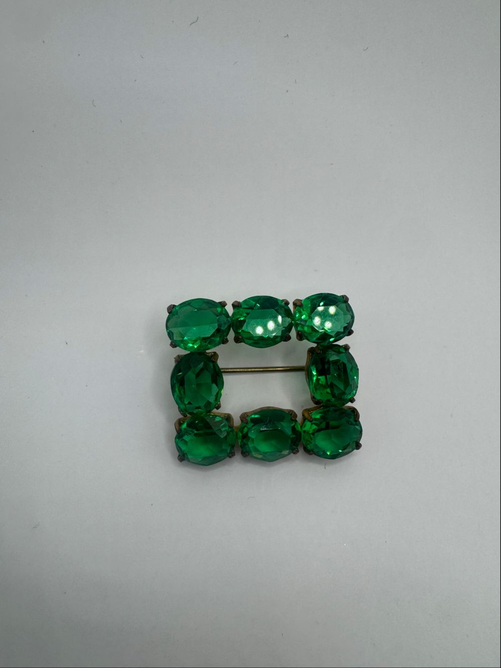 Vibtage Czech glass brooch